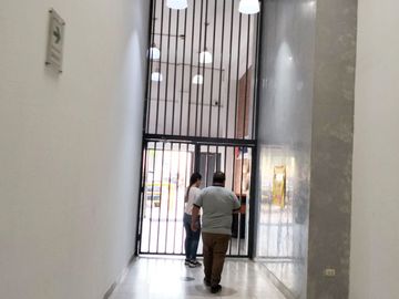 OFICINA ADMINISTRATIVA 42m2 EN ALQUILER CERCA AL PUENTE SANTA ANITA