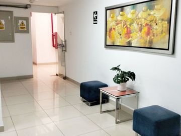 OFICINA ADMINISTRATIVA 42m2 EN ALQUILER CERCA AL PUENTE SANTA ANITA