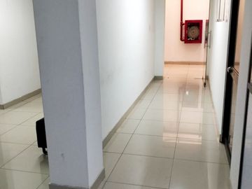OFICINA ADMINISTRATIVA 42m2 EN ALQUILER CERCA AL PUENTE SANTA ANITA
