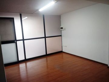 OFICINA ADMINISTRATIVA 42m2 EN ALQUILER CERCA AL PUENTE SANTA ANITA