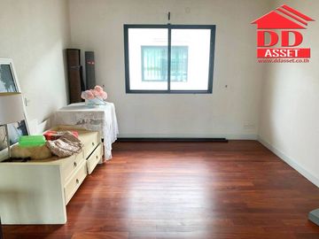 ขายบ้านเดี่ยว แกรนด์ บางกอก บูเลอวาร์ด ราชพฤกษ์ – รัตนาธิเบศร์ บ้านหรู ห้องมุม สไตล์ Modern Luxury ติดถนนราชพฤกษ์ ใกล้รถไฟฟ้า