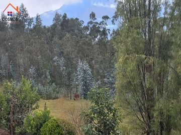 Venta de casa con terreno en Otavalo sector Yambiro