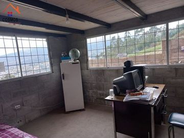Venta de casa con terreno en Otavalo sector Yambiro