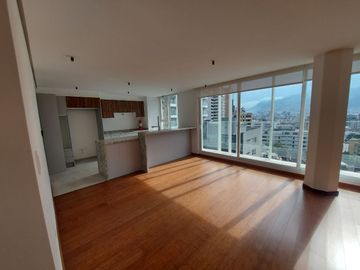 Vendo Departamento de 191 m2 en  la  Av. González Suárez.