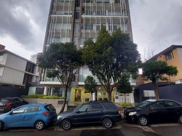 Vendo Departamento de 191 m2 en  la  Av. González Suárez.