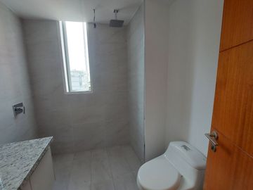 Vendo Departamento de 191 m2 en  la  Av. González Suárez.