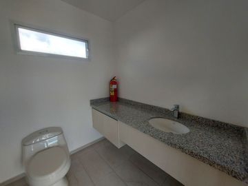 Vendo Departamento de 191 m2 en  la  Av. González Suárez.
