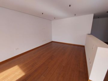 Vendo Departamento de 191 m2 en  la  Av. González Suárez.