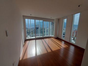 Vendo Departamento de 191 m2 en  la  Av. González Suárez.