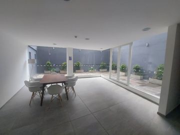 Vendo Departamento de 191 m2 en  la  Av. González Suárez.