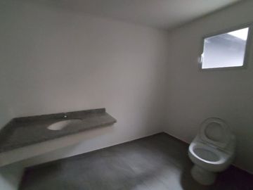 Vendo Departamento de 191 m2 en  la  Av. González Suárez.