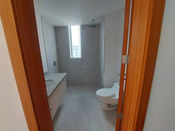 Vendo Departamento de 191 m2 en  la  Av. González Suárez.
