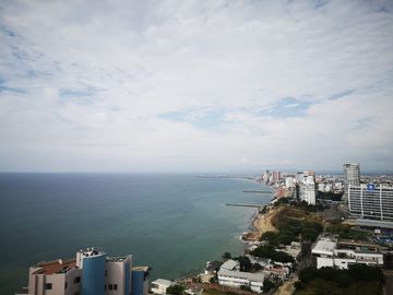VENTA DEPARTAMENTO FRENTE AL MAR, SECTOR BARBASQUILLO, MANTA, ECUADOR