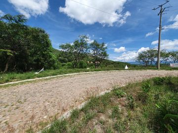 Lote ORQUÍDEA 143 con bonita vista todos los servicios proyecto incluído en Fracc Rancho San Diego Ixtapan de la Sal EDOMEX