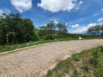 Lote ORQUÍDEA 143 con bonita vista todos los servicios proyecto incluído en Fracc Rancho San Diego Ixtapan de la Sal EDOMEX
