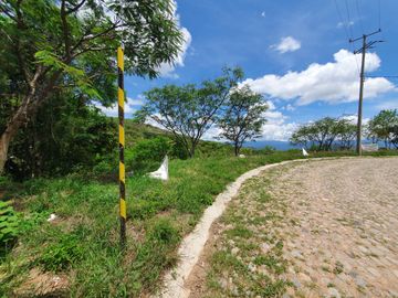 Lote ORQUÍDEA 143 con bonita vista todos los servicios proyecto incluído en Fracc Rancho San Diego Ixtapan de la Sal EDOMEX