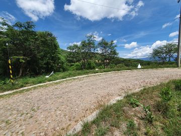 Lote ORQUÍDEA 143 con bonita vista todos los servicios proyecto incluído en Fracc Rancho San Diego Ixtapan de la Sal EDOMEX