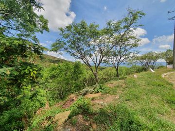 Lote ORQUÍDEA 143 con bonita vista todos los servicios proyecto incluído en Fracc Rancho San Diego Ixtapan de la Sal EDOMEX
