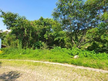 Lote ORQUÍDEA 143 con bonita vista todos los servicios proyecto incluído en Fracc Rancho San Diego Ixtapan de la Sal EDOMEX