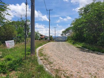 Lote ORQUÍDEA 143 con bonita vista todos los servicios proyecto incluído en Fracc Rancho San Diego Ixtapan de la Sal EDOMEX
