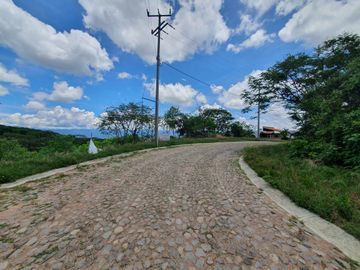 Lote ORQUÍDEA 143 con bonita vista todos los servicios proyecto incluído en Fracc Rancho San Diego Ixtapan de la Sal EDOMEX