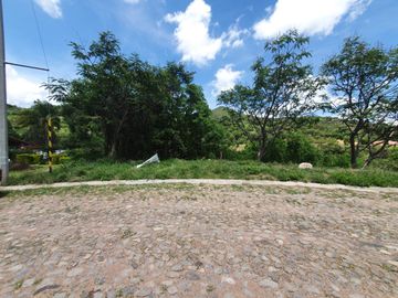 Lote ORQUÍDEA 143 con bonita vista todos los servicios proyecto incluído en Fracc Rancho San Diego Ixtapan de la Sal EDOMEX