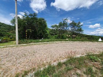 Lote ORQUÍDEA 143 con bonita vista todos los servicios proyecto incluído en Fracc Rancho San Diego Ixtapan de la Sal EDOMEX