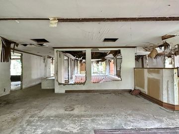 BANGUNAN RUMAH DALAM KOMPLEK di SIMPRUG GOLF, KEBAYORAN LAMA