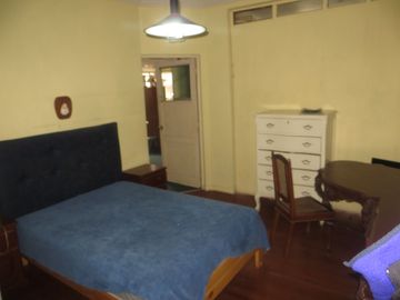 CASA COMO TERRENO EN URB SAN ANTONIO, MIRAFLORES: FRENTE DE 14 MTS, $ 560,000