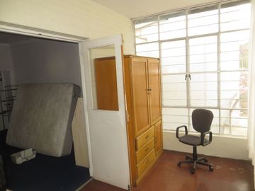 CASA COMO TERRENO EN URB SAN ANTONIO, MIRAFLORES: FRENTE DE 14 MTS, $ 560,000