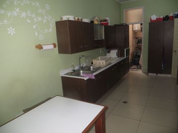 CASA COMO TERRENO EN URB SAN ANTONIO, MIRAFLORES: FRENTE DE 14 MTS, $ 560,000