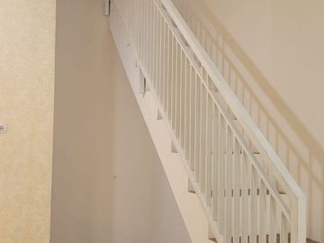 Dijual Rumah Baru 2 lantai Balas klumprik Wiyung Surabaya