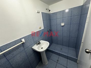 SE VENDE DEPARTAMENTO A 2 CUADRAS DEL MALECON DE MIRAFLORES,  LIMITE CON SAN ISIDRO , ZONA GASTRONOMICA Y COMERCIAL.