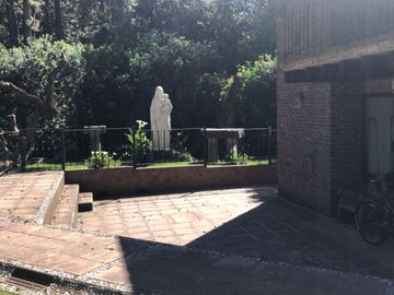 MARAVILLOSA CASA EN EL EXCLUSIVO FRACCIONAMIENTO HACIENDA SAN MARTIN