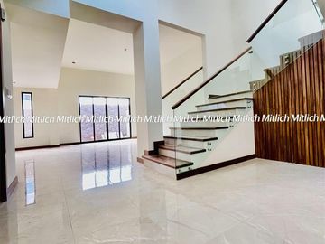 Casa en venta con racamara en planta baja Canteras $8,000,000