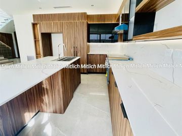 Casa en venta con racamara en planta baja Canteras $8,000,000