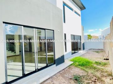 Casa en venta con racamara en planta baja Canteras $8,000,000
