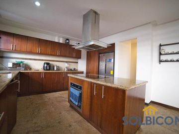 Casa a la venta de lujo en Challuabamba Cuenca
