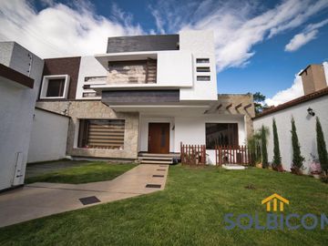 Casa a la venta de lujo en Challuabamba Cuenca