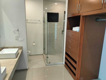 Vendo Penthouse en Condominio Hominum Habitat Cancun de 327m2