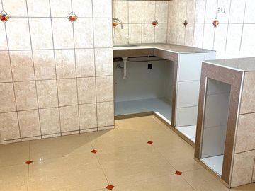 VENTA DE ACOGEDOR DEPARTAMENTO MAS AIRES 160 M2 – URB. ELIO CERCADO DE LIMA