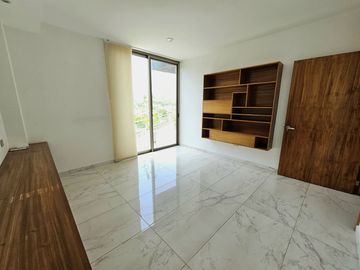 LAS CAÑADAS CASA EN VENTA FRENTE AL COLEGIO ALEMAN CON ALBERCA