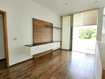 LAS CAÑADAS CASA EN VENTA FRENTE AL COLEGIO ALEMAN CON ALBERCA