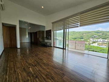LAS CAÑADAS CASA EN VENTA FRENTE AL COLEGIO ALEMAN CON ALBERCA