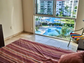 VENDEDOR MOTIVADO Condominio en venta Portofino, vista a la marina. Turn-key deal