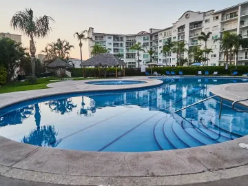VENDEDOR MOTIVADO Condominio en venta Portofino, vista a la marina. Turn-key deal