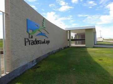 HERMOSO CONDOMINIO EN LA JOYA
