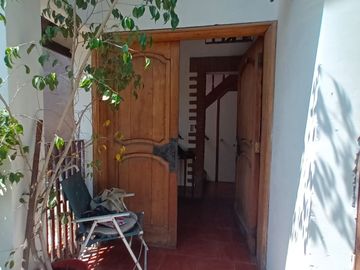 Casa dos pisos, 5 dormitorios, 4 baños 638/167