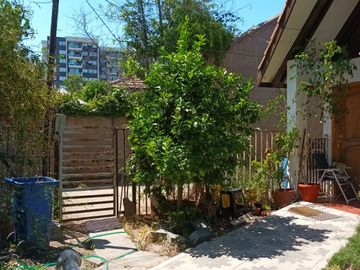 Casa dos pisos, 5 dormitorios, 4 baños 638/167