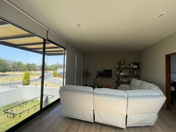 Moderna casa en Hacienda San Antonio, Metepec.